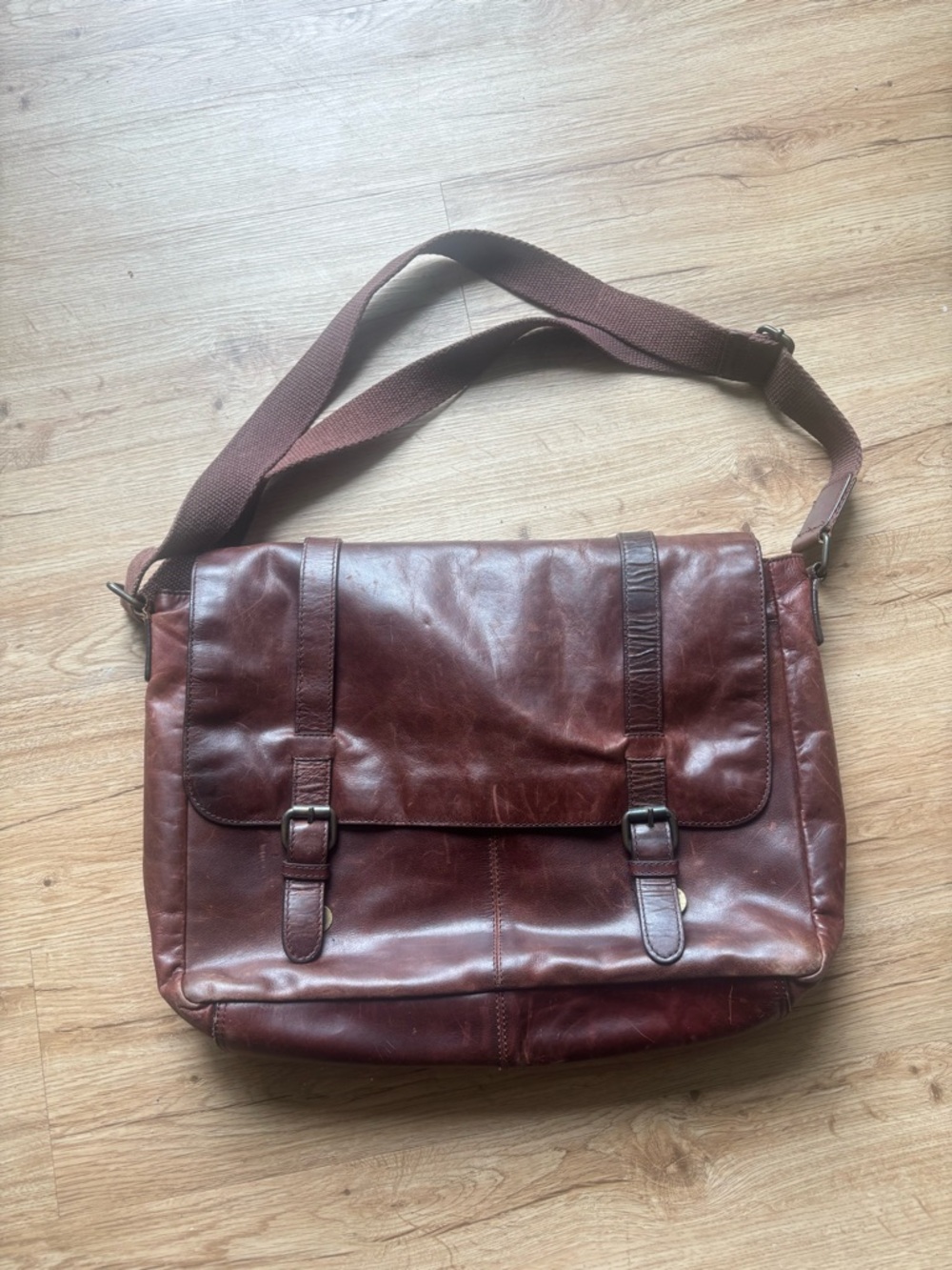Wilson Leather Messenger Bag for Men - Brown